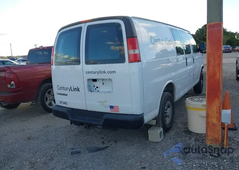 2017 Chevrolet Express 2500 Work Van z USA, uszkodzony, nr VIN 1GCWGAFF7H1233435